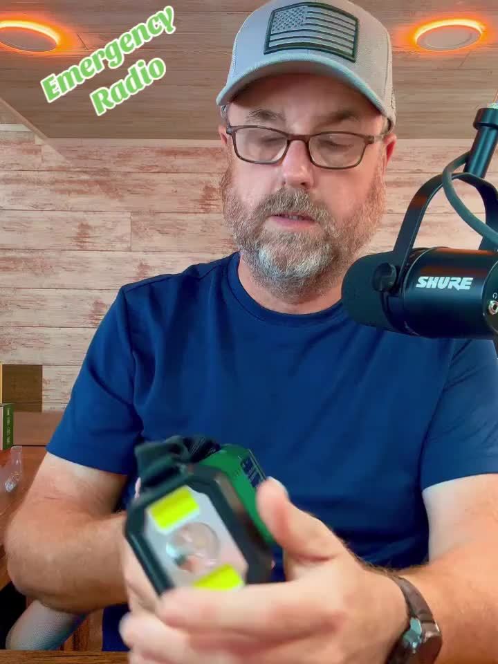 Notfallradio mit 10.000 mAh Powerbank | Solar-, Kurbel- & USB-C-Ladung | LED-Licht, SOS-Alarm & Kompass | AM/FM/NOAA