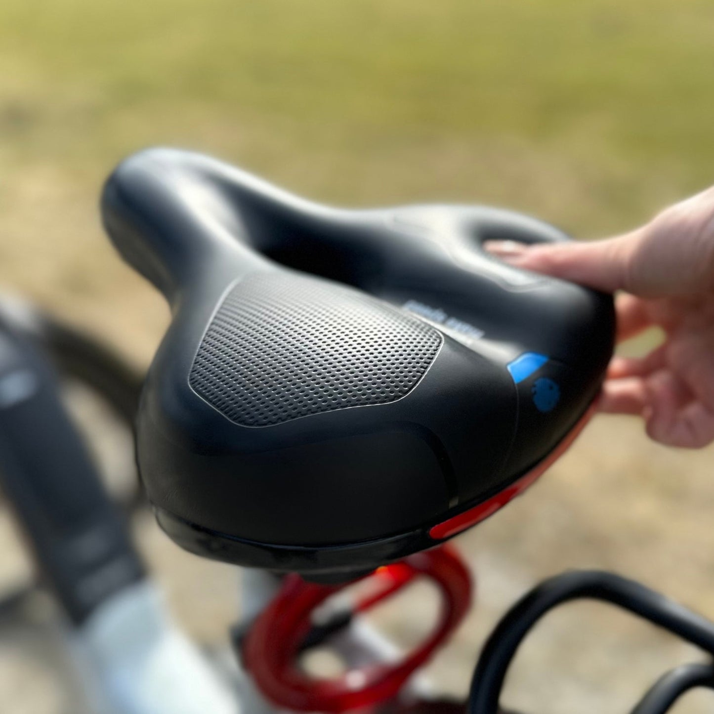 CloudComfort Pro Fahrradsattel | Druckentlastender Memory-Schaum | Schwarz