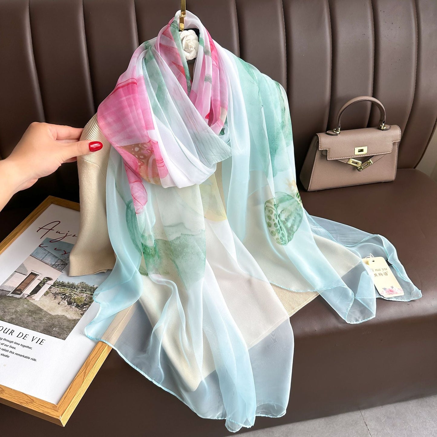 Damen Seiden-Chiffonschal mit Blumenmuster – Rosaria