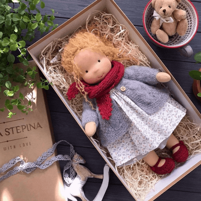 Handgefertigte Winter Kuschelpuppe
