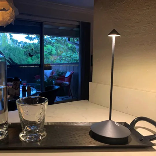 Drahtlose LED-Tischlampe – Klare Licht
