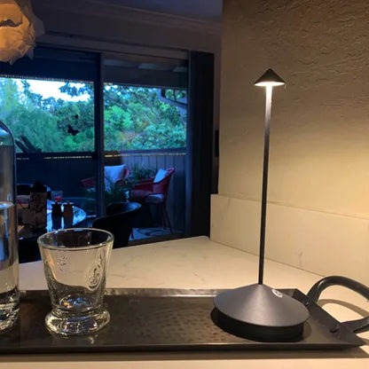 Drahtlose LED-Tischlampe – Klare Licht
