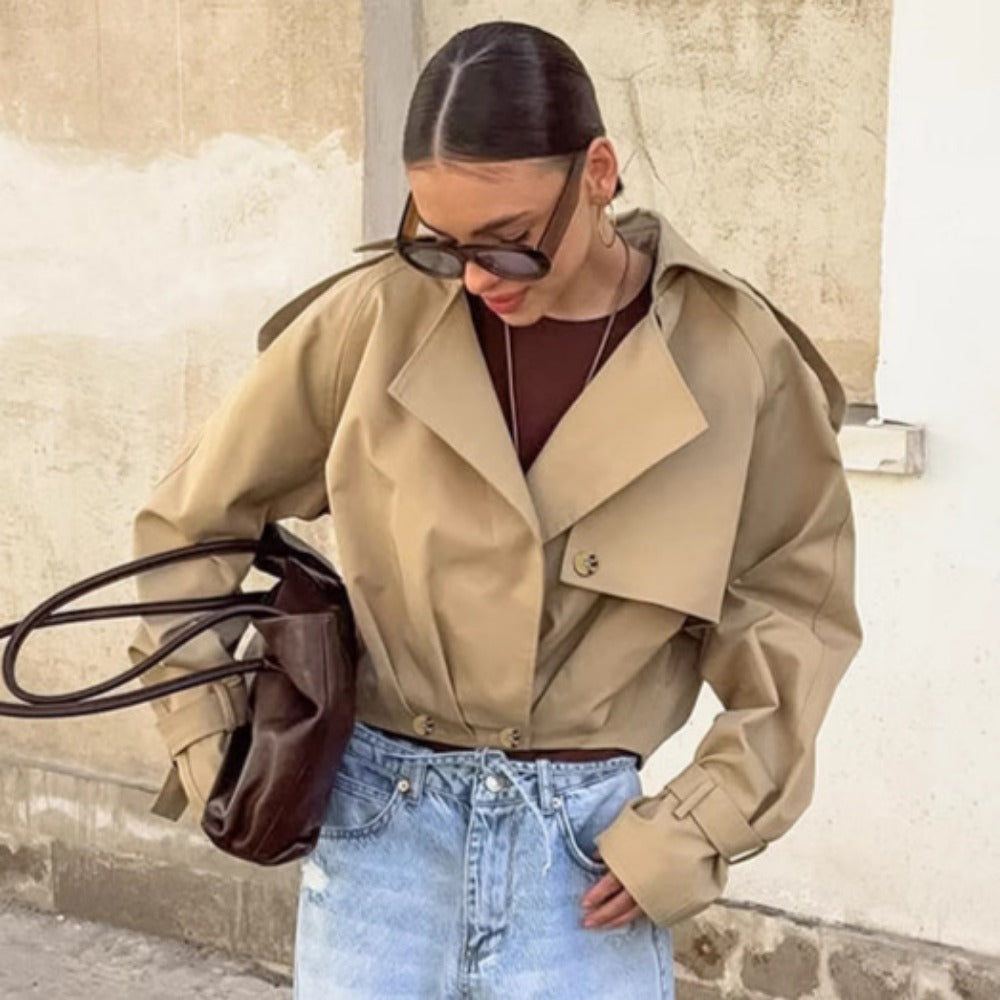 Khakifarbener Kurz-Trenchcoat mit breitem Kragen für Damen – Romana