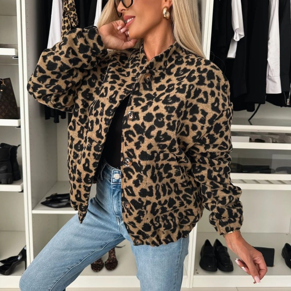 Braune Jacke mit Leopardenmuster und Knopfleiste für Damen - Silvana