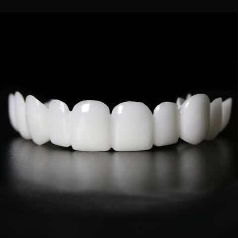 Snap-On Veneers für obere und untere Zähne für ein sofort natürliches Lächeln