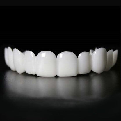 Snap-On Veneers für obere und untere Zähne für ein sofort natürliches Lächeln