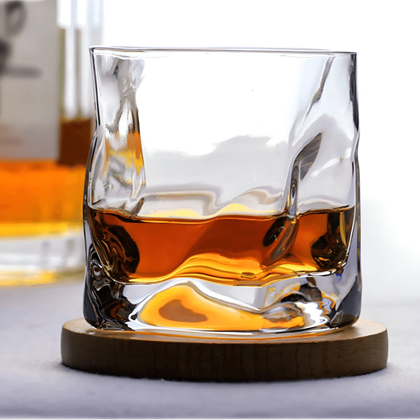 Handgefertigtes Whiskeyglas im Edo Kiriko Stil – Einzigartiges Crumple-Design