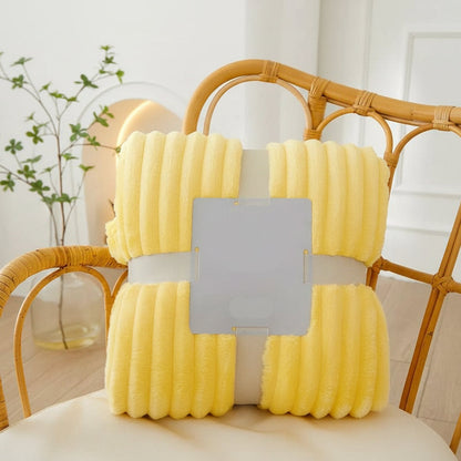 Breite Fleece-Decke aus Flanell mit Streifenmuster