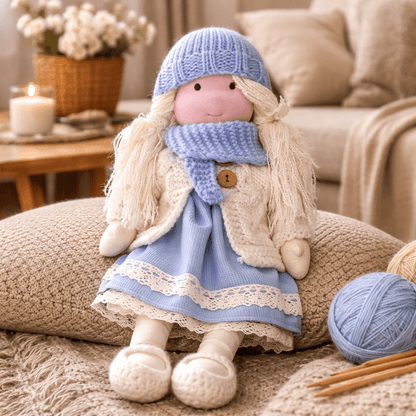 Handgemachte Waldorfpuppe aus Baumwolle für kreatives Spiel
