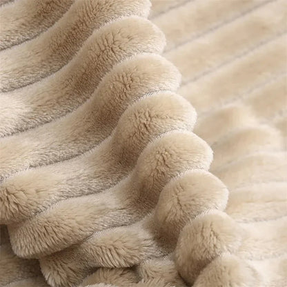 Breite Fleece-Decke aus Flanell mit Streifenmuster