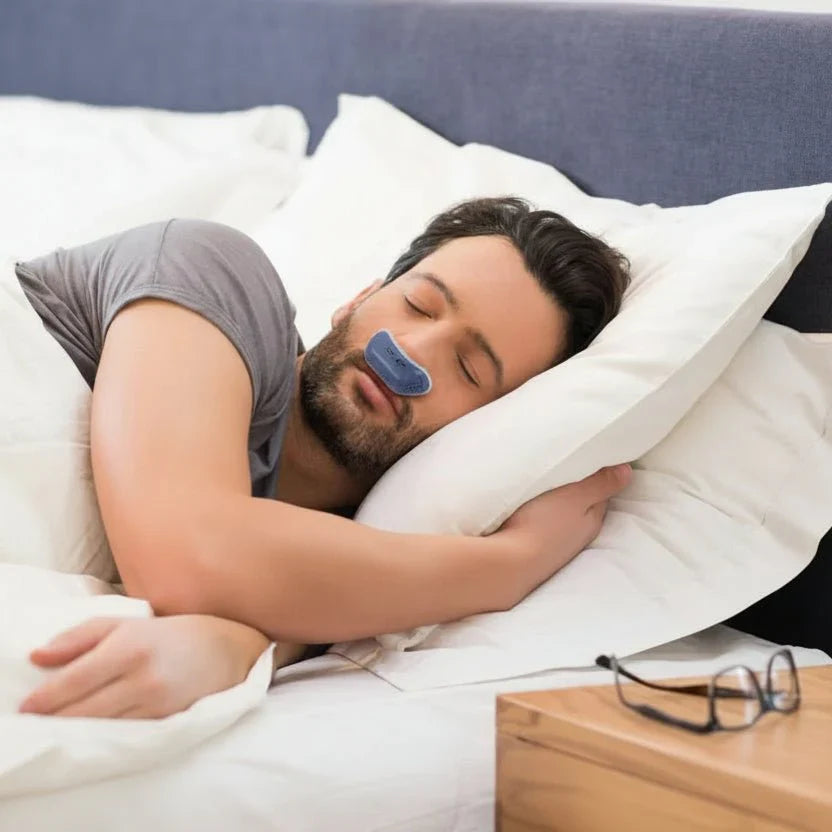 Kompaktes CPAP-Gerät zur Linderung von Schnarchen und Schlafapnoe