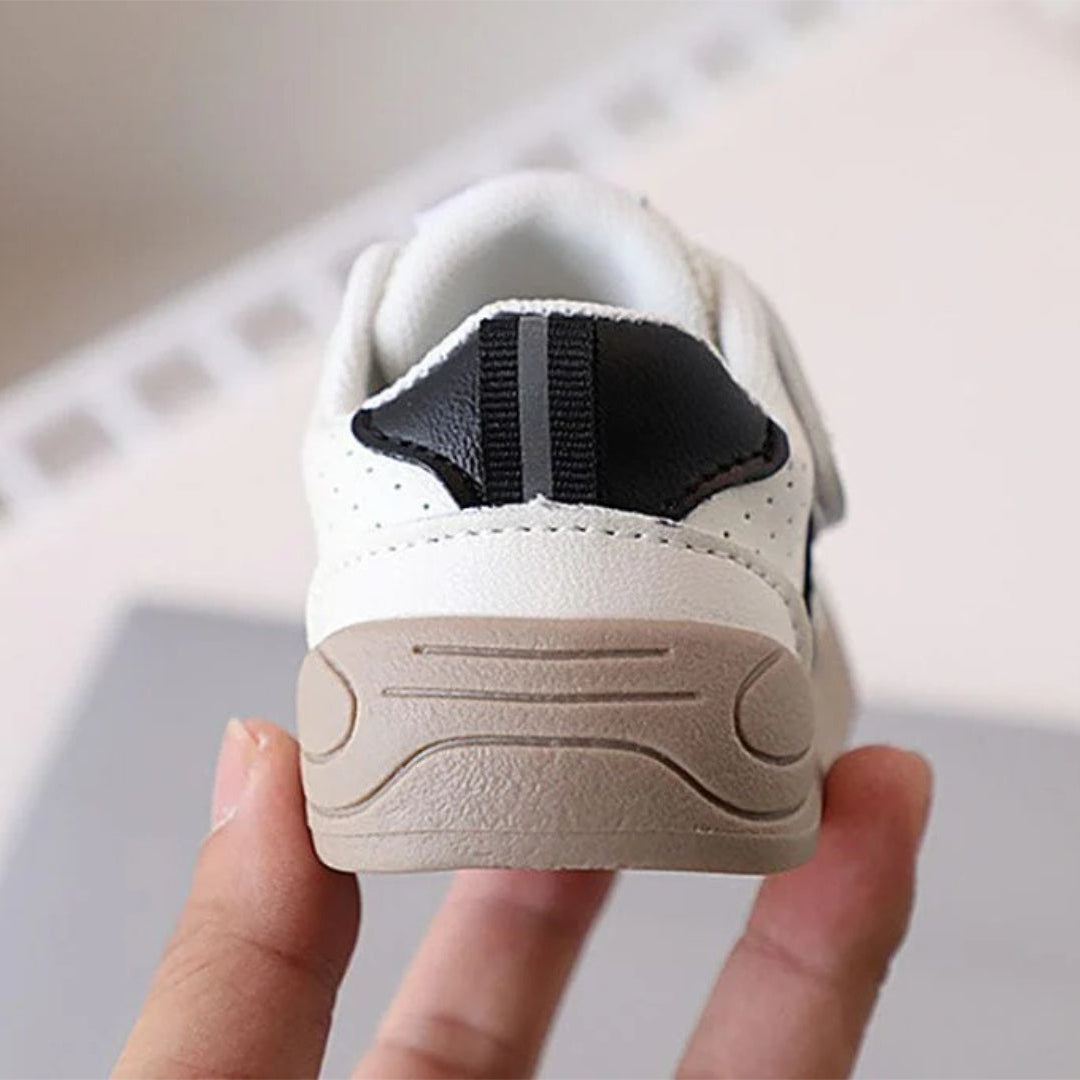 Trendige Babyschuhe aus bequemem und weichem Stoff