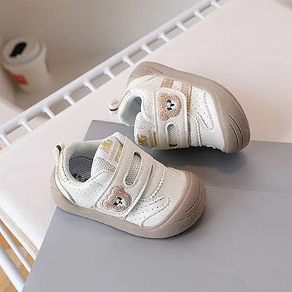 Trendige Babyschuhe aus bequemem und weichem Stoff