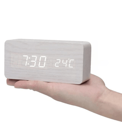 LED Holz-Uhr mit Sprachsteuerung für stilvolle Zeitansicht