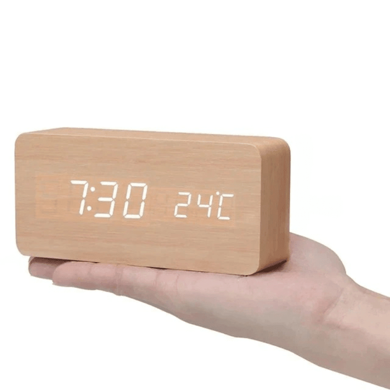 LED Holz-Uhr mit Sprachsteuerung für stilvolle Zeitansicht