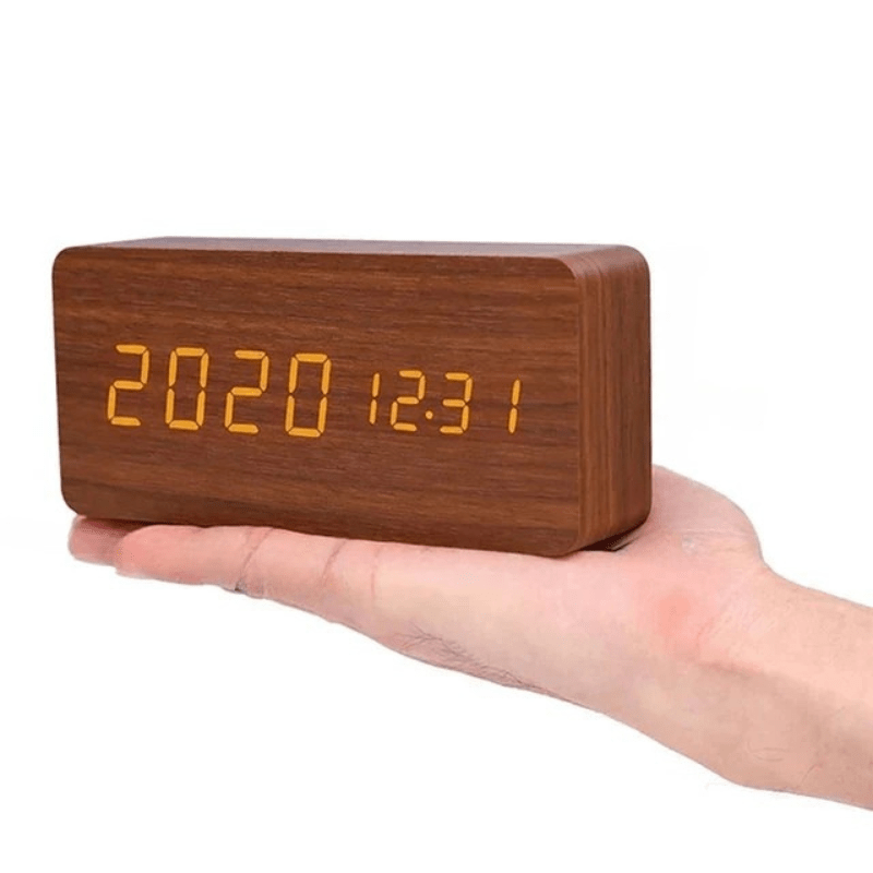 LED Holz-Uhr mit Sprachsteuerung für stilvolle Zeitansicht