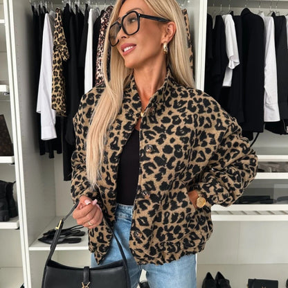 Braune Jacke mit Leopardenmuster und Knopfleiste für Damen - Silvana