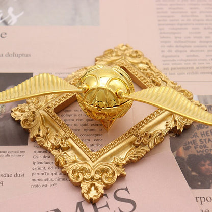 Goldplattierte 18k Schatzringbox mit beweglichem Design | Luxus Schmuck