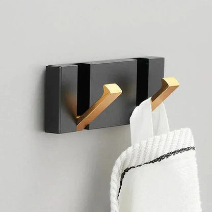 Eleganter Wandhaken mit klappbarem Design für platzsparende Organisation