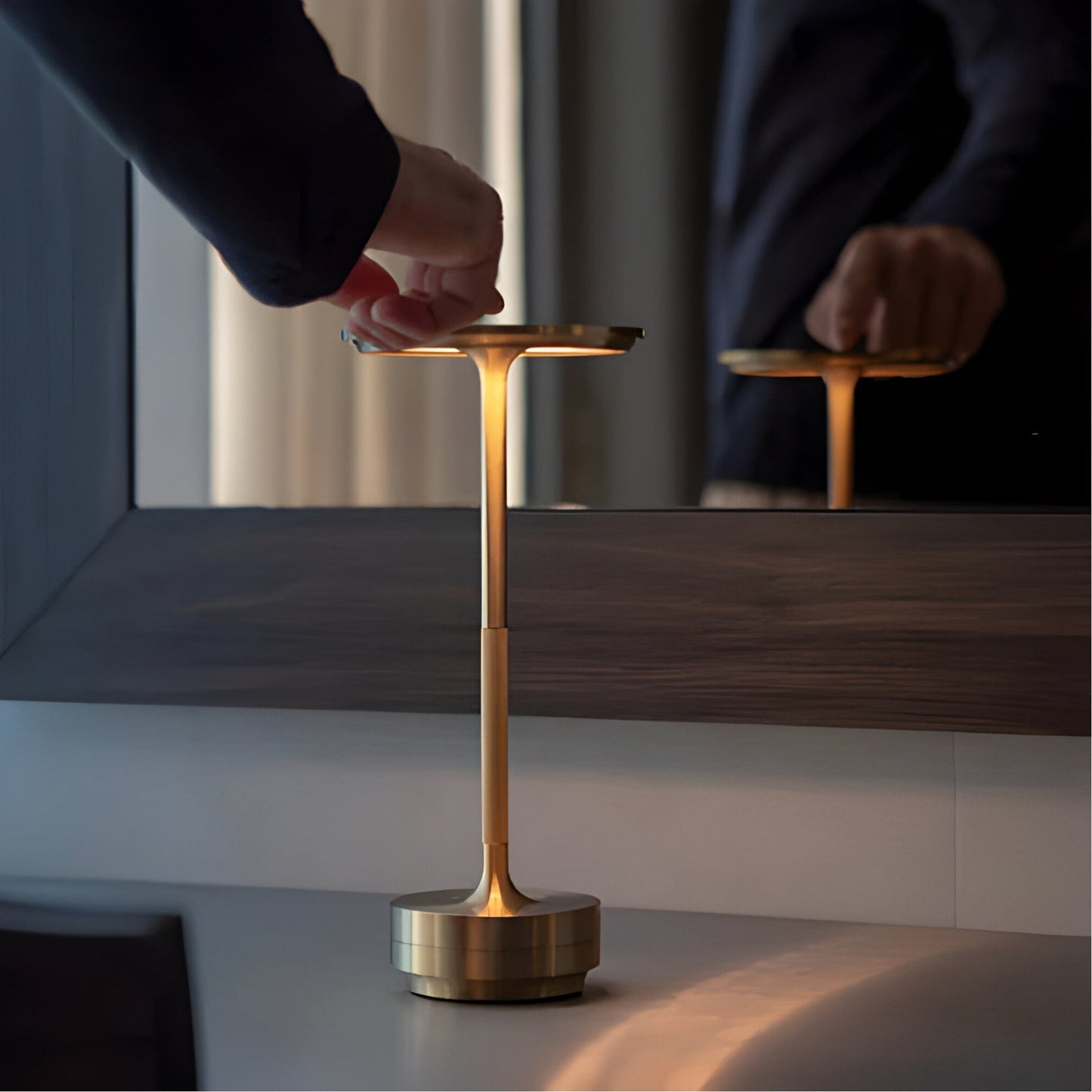 Kabellampe mit Akku für das Wohnzimmer | Vielseitige Schreibtischlampe