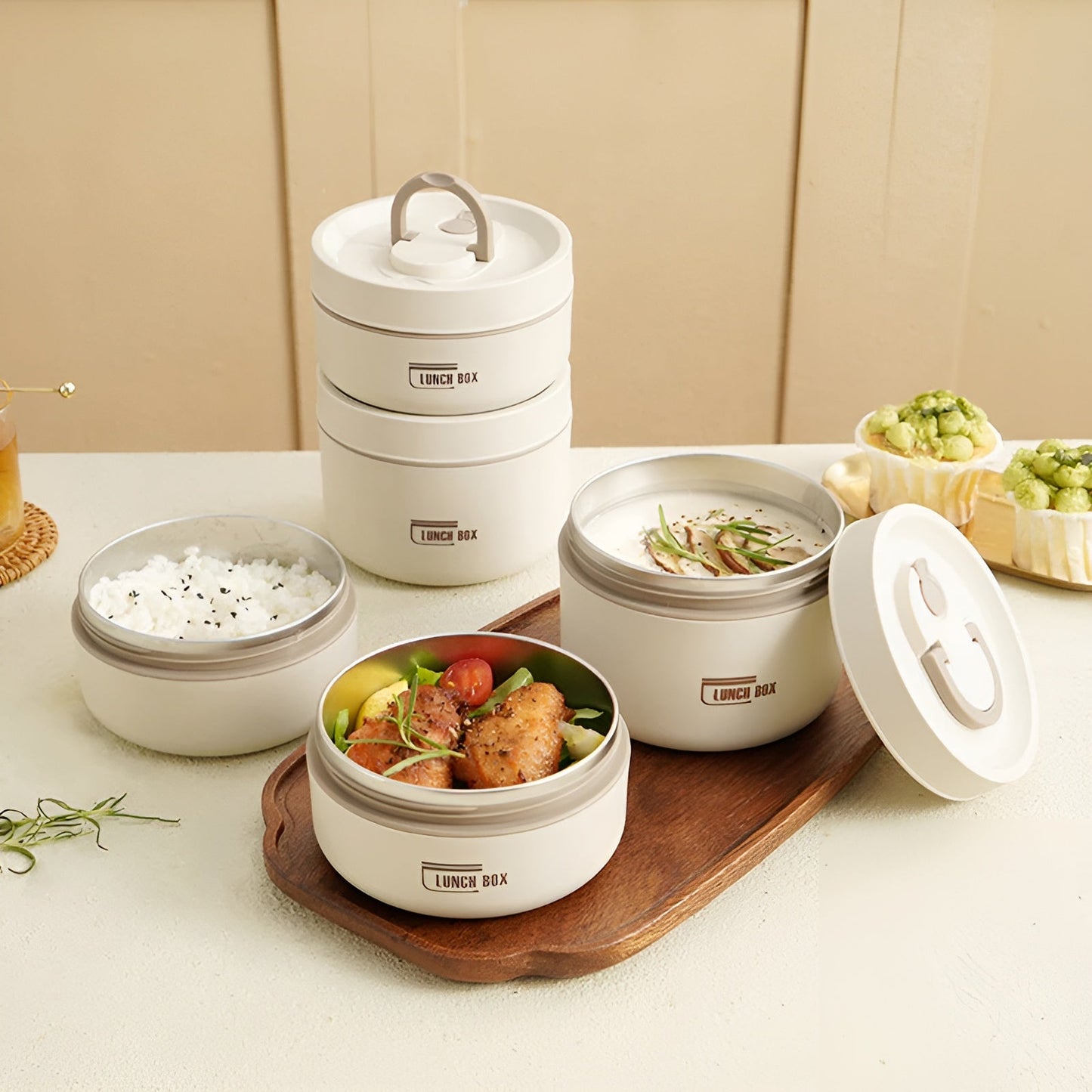 Isolierte Lunchbox mit mehrschichtigen Fächern und auslaufsicherem Design | Mit Tragetasche